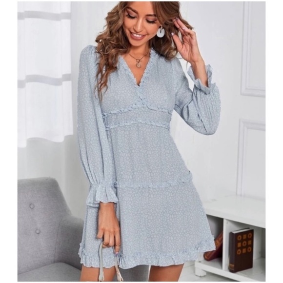 BABY BLUE SHORT RUFFLE DRESS SIZE 4 AND 6 - Picture 5 of 8